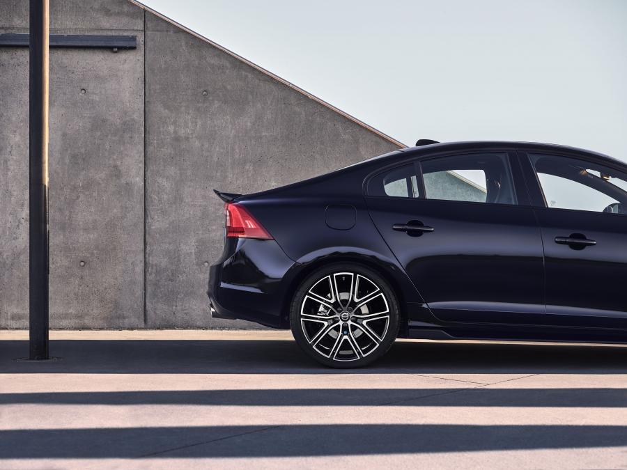 Детали экстерьера Volvo S60 Polestar 2017 года  (WW) (фото 6 из 10)